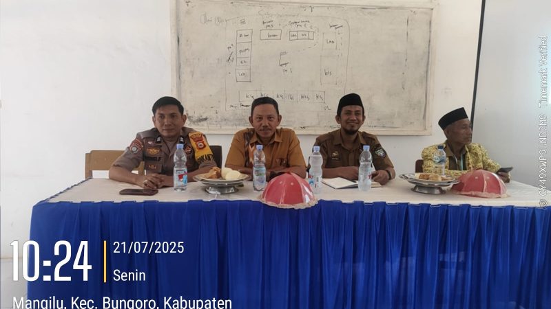 Bhabinkamtibmas Polsek Bungoro Hadiri Pemaparan Tata Tertib dan Peraturan Akademik di SMPN 2 Sela Mangilu