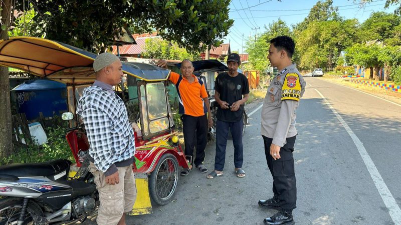 Bhabinkamtibmas Polsek Bungoro Patroli di Komunitas Tukang Bentor, Sampaikan Imbauan Kamtibmas