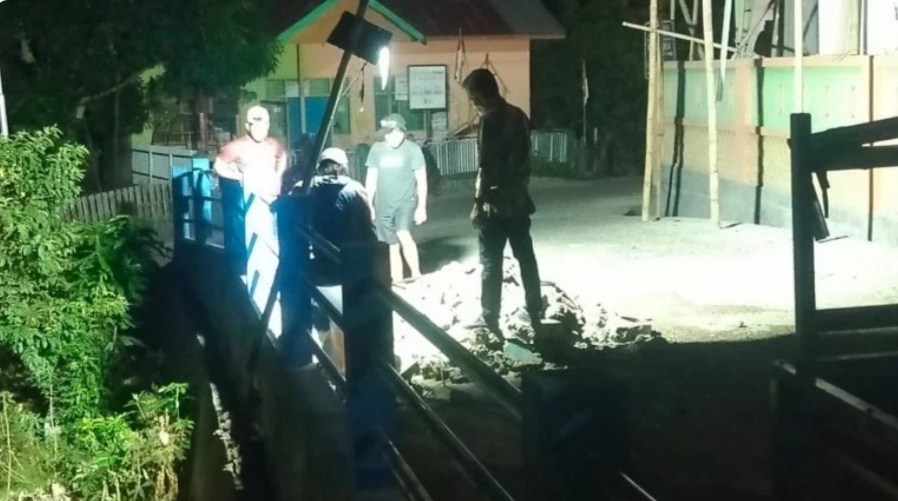 Petugas PAM Tirta Karajae Lembur Demi Komitmen Distribusi Air Bersih ke Pelanggan