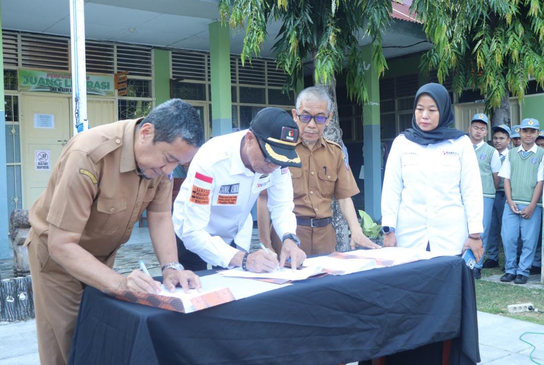 Bawaslu Parepare Teken MoU Pendidikan Politik dengan KCD Disdik Sulsel-SMAN 1