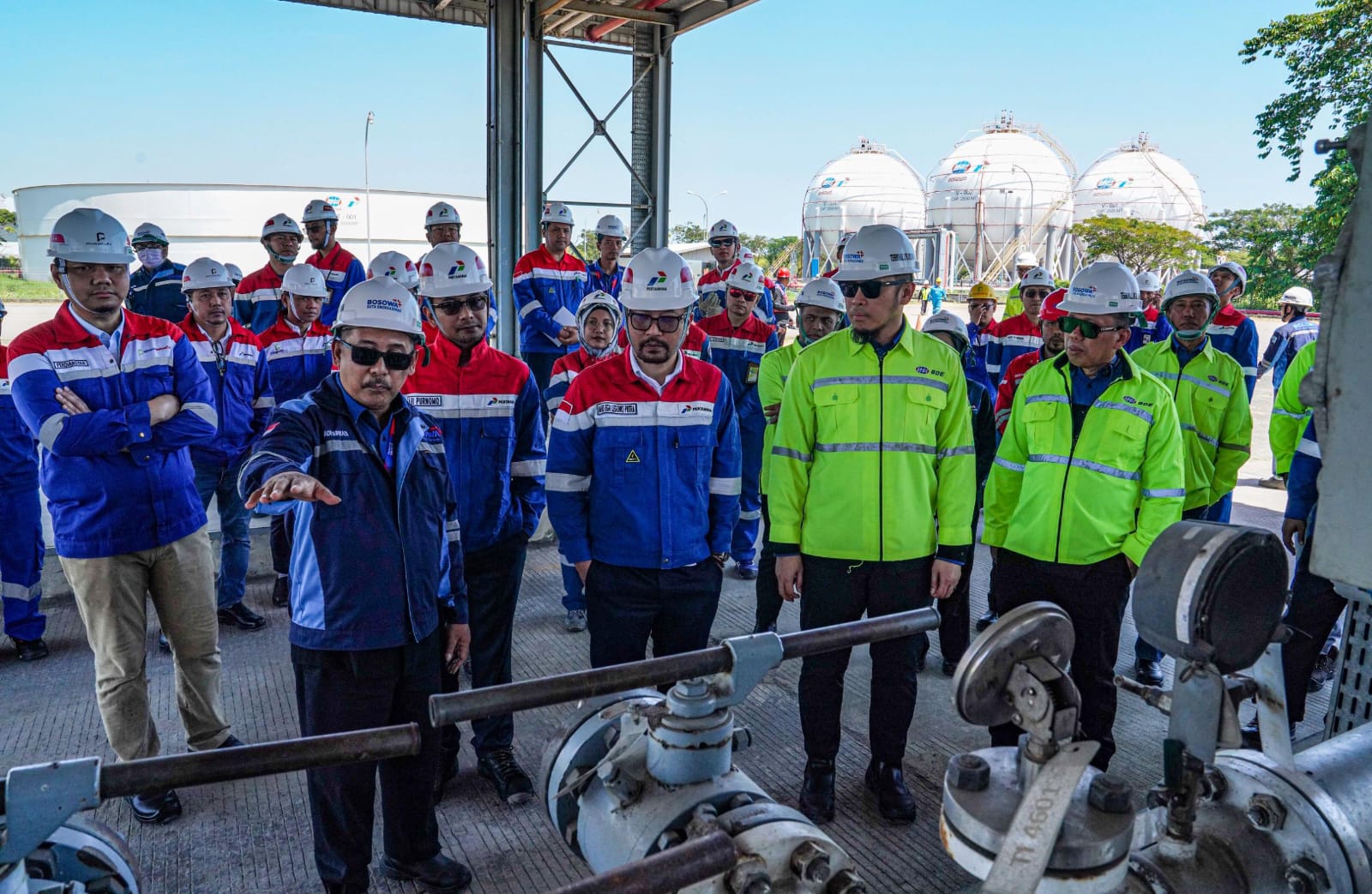 Pastikan Sarfas Prima untuk Layanan Masyarakat, Dirut Pertamina Patra Niaga Cek Terminal LPG