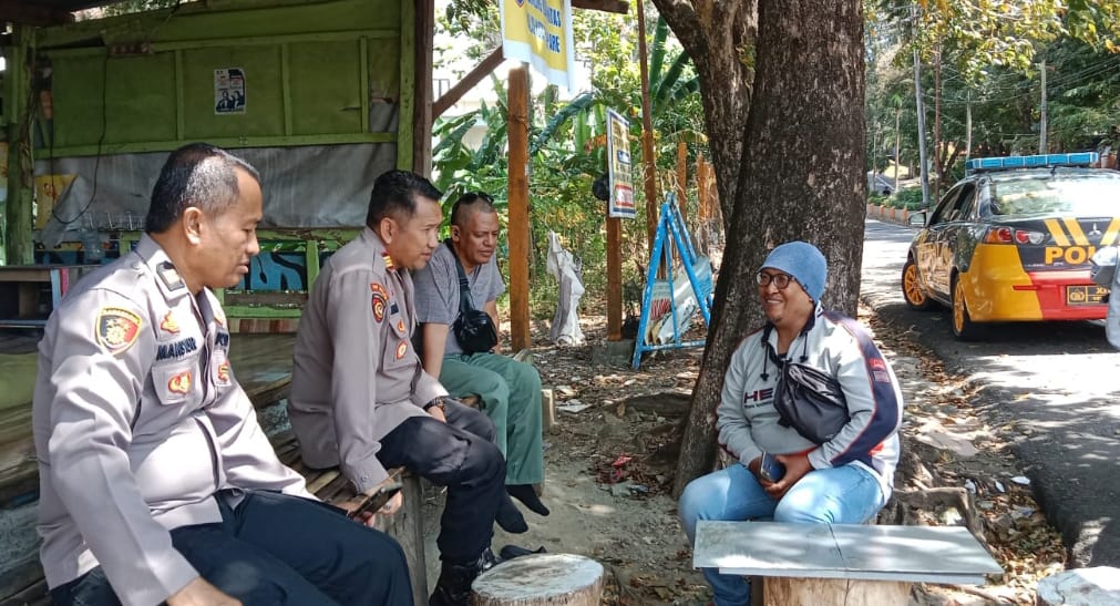 Patroli Dialogis Kapolsek Bacukiki, Sapa Warga dan Bangun Komunikasi Kamtibmas