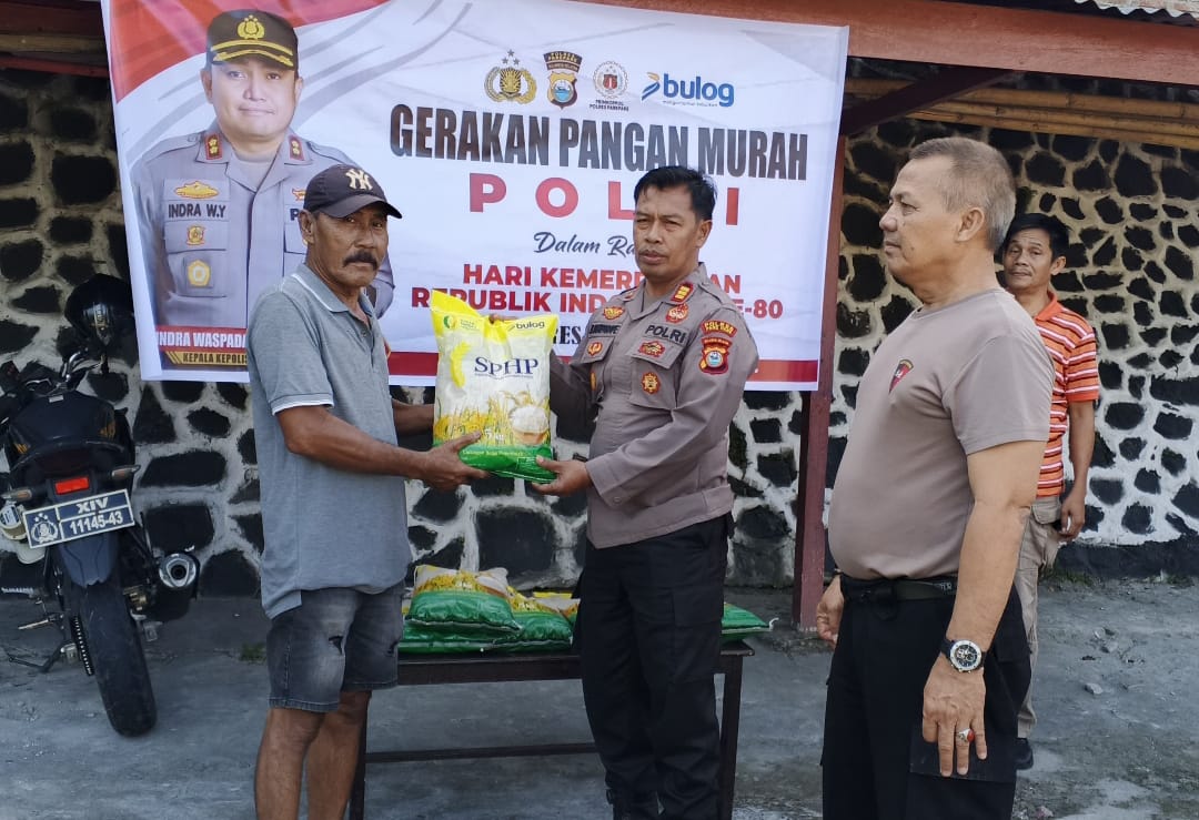 Gerakan Pangan Murah Serentak, Polsek Ujung Salurkan 150 Zak Beras SPHP