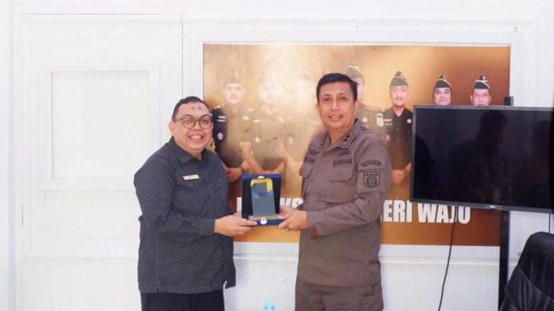 Pajak Bone-Sengkang Perkuat Sinergi Penegakan Hukum bersama Kejari Wajo