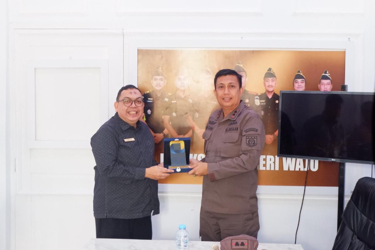 Pajak Bone-Sengkang Perkuat Sinergi Penegakan Hukum bersama Kejari Wajo
