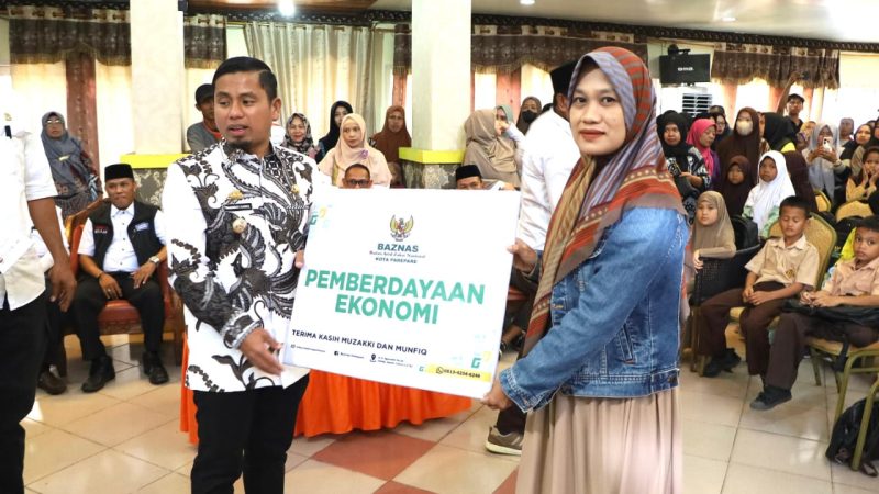 Apresiasi Peran Baznas, Wali Kota Parepare Serahkan Bantuan Pendidikan untuk 150 Pelajar