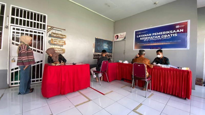 Peringati HUT ke-80 RI, Rutan Kelas IIB Pinrang Gelar Pemeriksaan Kesehatan Gratis bagi Pengunjung