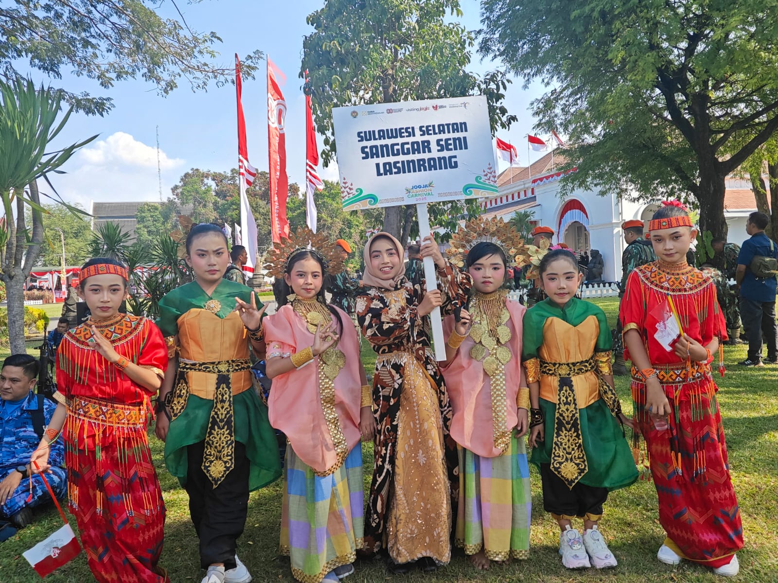 Sanggar Seni Lasinrang Ikuti Karnaval Internasional, Harumkan Nama Kabupaten Pinrang
