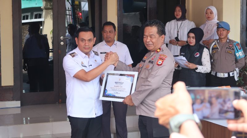 Wali Kota Parepare Berikan Penghargaan kepada Kapolsek KPN dan Kasat Narkoba