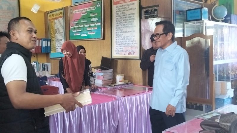 Anggota Komisi X DPR RI Temukan WC Sekolah Tak Berfungsi di Pinrang