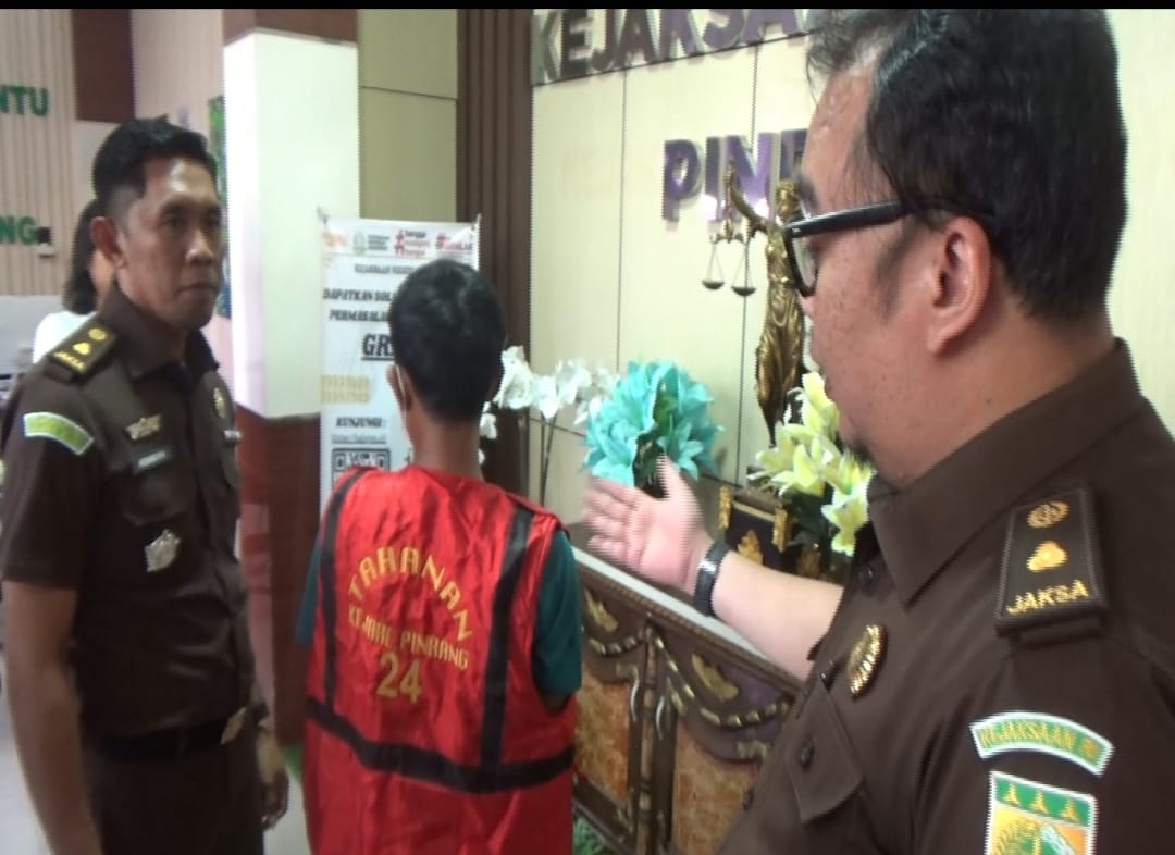 Sempat Kabur ke Malaysia, ARD Diciduk Kejari Pinrang di Kampungnya
