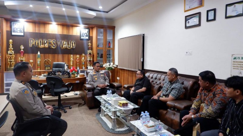 Mempererat Sinergi, KPP Pratama Watampone dan KP2KP Sengkang Laksanakan Audiensi dengan Kapolres Wajo