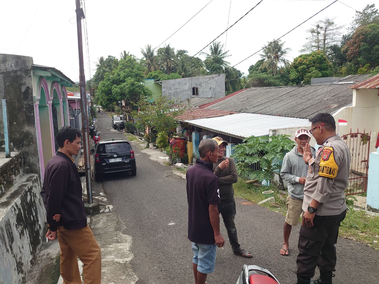 Bhabinkamtibmas Polsek Ujung Polres Parepare Imbau Warga Waspada Pasca Beberapa Kejadian yang Menyita Perhatian