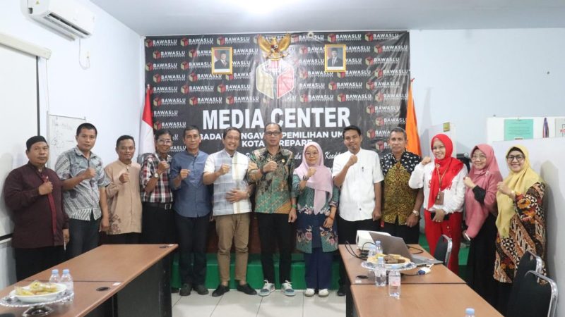 Bawaslu Parepare Teken PKS dengan SMA dan SMK, Dorong Pendidikan Politik Pemilih Pemula