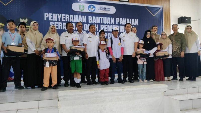 Wali Kota Tasming Hamid Realisasikan Janji Politik, Seragam Gratis untuk SD dan SMP, Juga Sasar TK, SMA Negeri dan Swasta