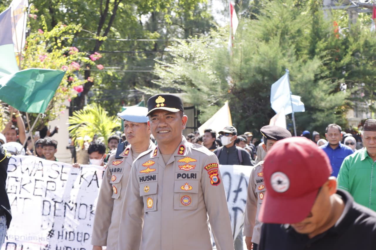 Polres Pangkep bersama Forkopimda Amankan Aksi Unjuk Rasa Aliansi Mahasiswa di Kantor DPRD