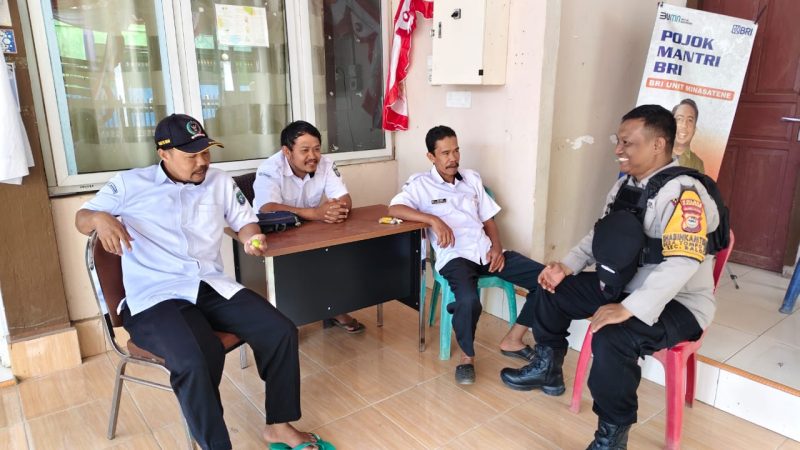 Bhabinkamtibmas Polsek Balocci Sampaikan Imbauan Kamtibmas di Kantor Desa Tompo Bulu