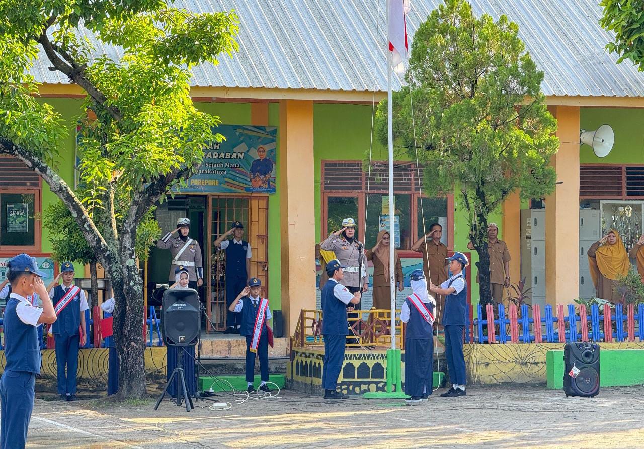 Police Goes To School, Sat Lantas Polres Parepare Edukasi Pelajar di Tiga Sekolah