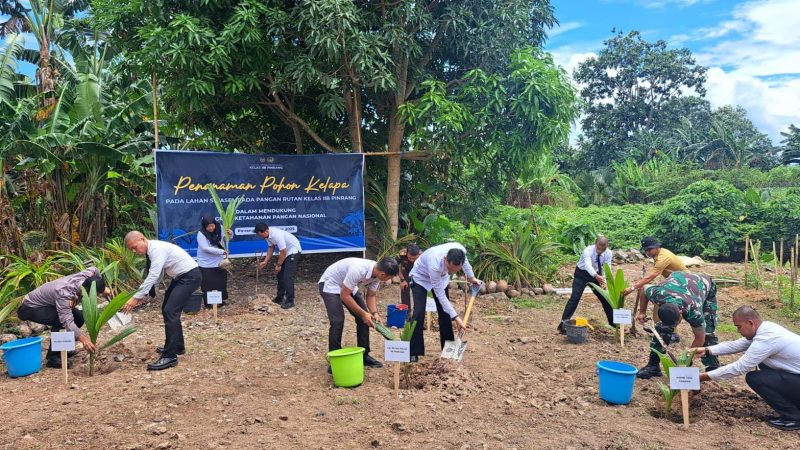 Dukung Kedaulatan Pangan, Rutan Pinrang Ikuti Gerakan Penanaman 360.000 Bibit Kelapa secara Serentak