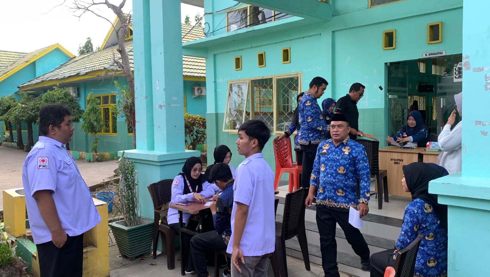 Aksi Kemanusiaan PMI Pinrang di SMKN 2, Ratusan Siswa Antusias Ikut Donor Darah