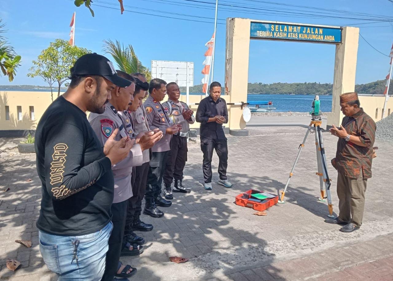 Rencana Pembangunan Musala Nurul Qolby, Polsek KPN Polres Parepare Lakukan Pengukuran Arah Kiblat
