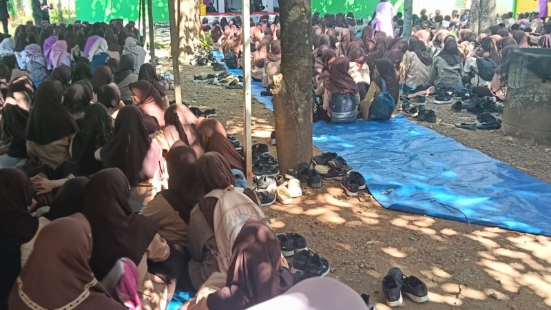 OSIS SMPN 1 Minasatene Peringati Maulid Nabi Muhammad SAW 1447 Hijriah