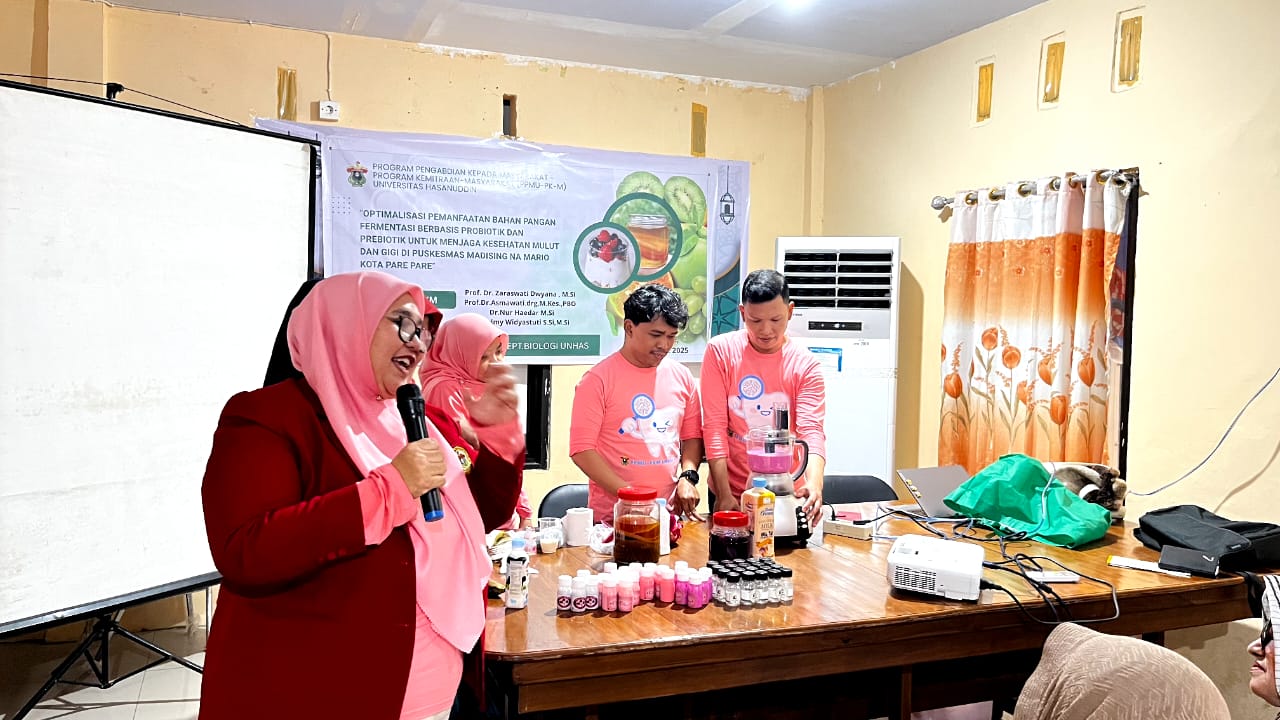 UNHAS Gelar Penyuluhan Kesehatan dan Probiotik di Parepare