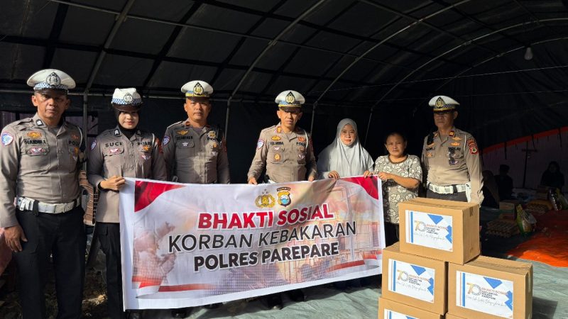 Satlantas Polres Parepare Salurkan Bantuan Kemanusiaan untuk Korban Kebakaran di Menara Soreang