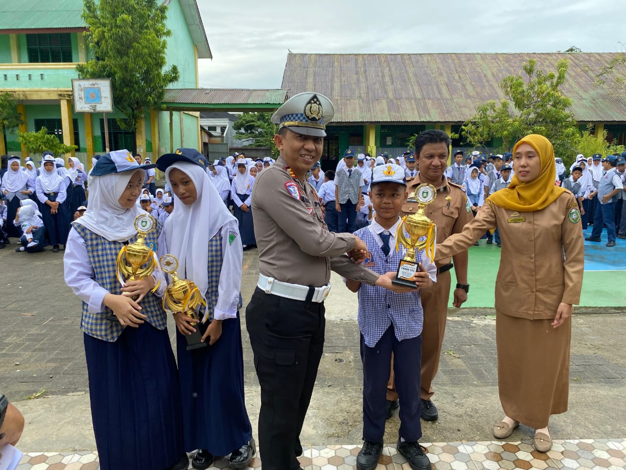 Police Goes To School di SMPN 9 Parepare, Kasat Lantas Serukan Kewajiban Penggunaan Helm