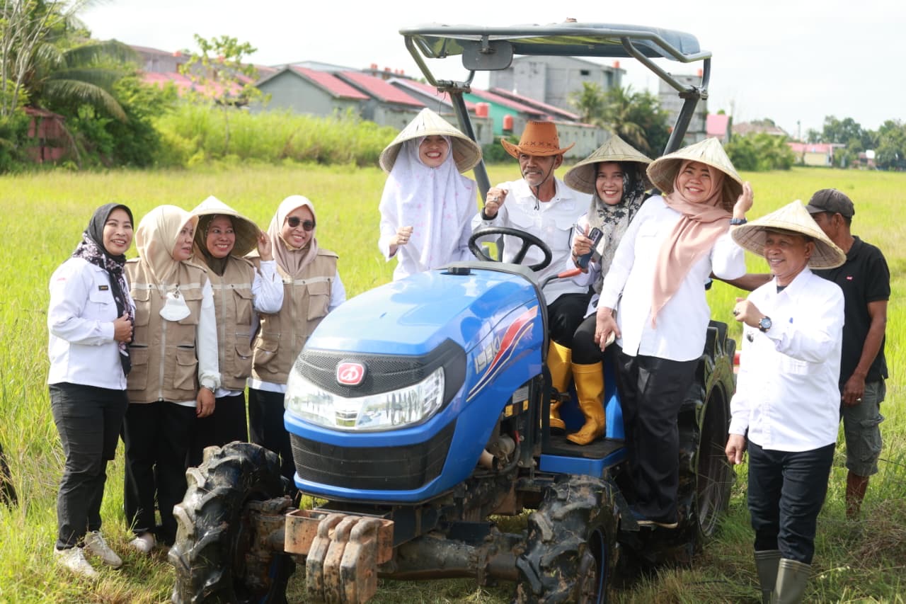 Pj Sekda Barru Hadiri Kegiatan Tradisi Adat Mapalili di Mangempang