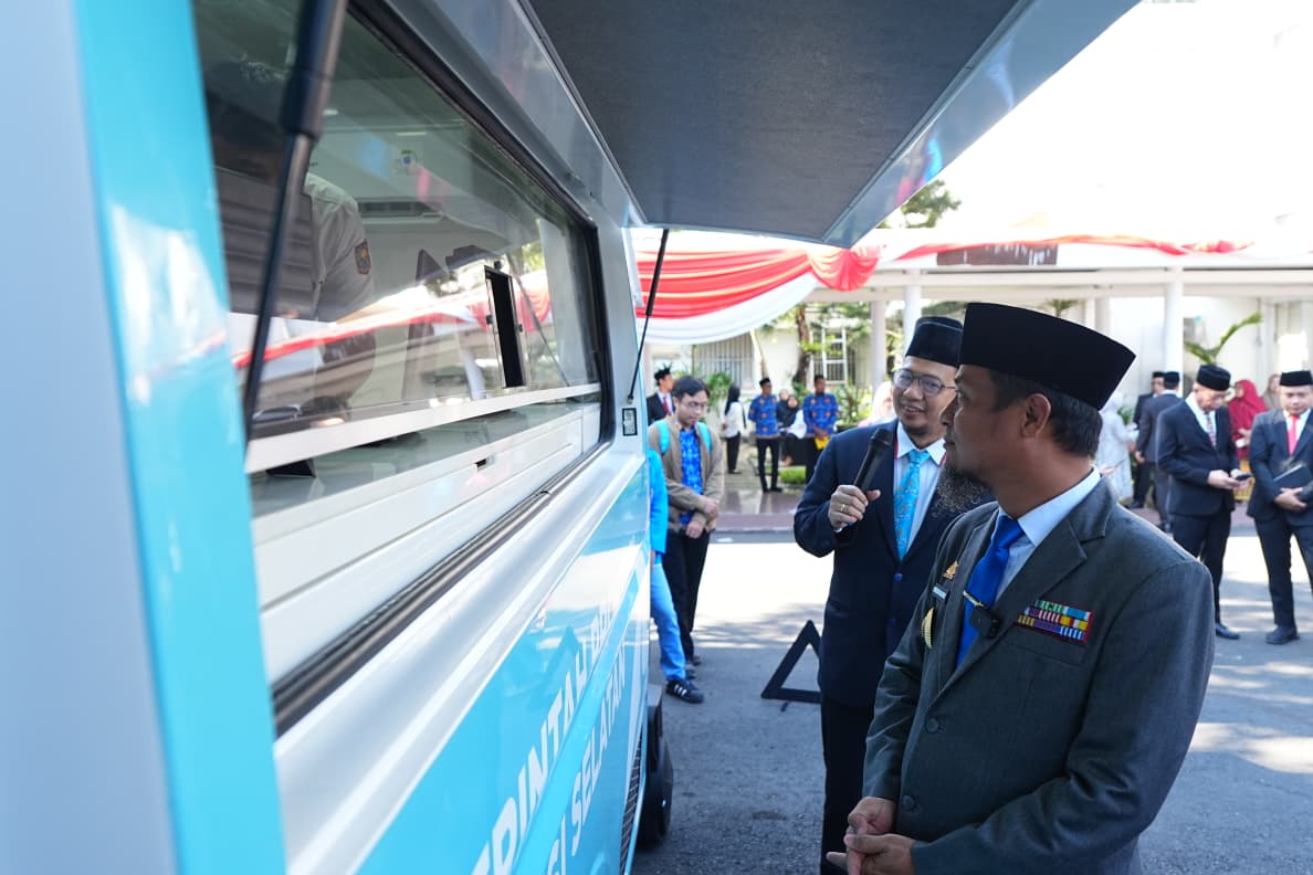 Gubernur Sulsel Luncurkan Layanan Dukcapil Bergerak, KTP Bisa Dicetak di Tempat