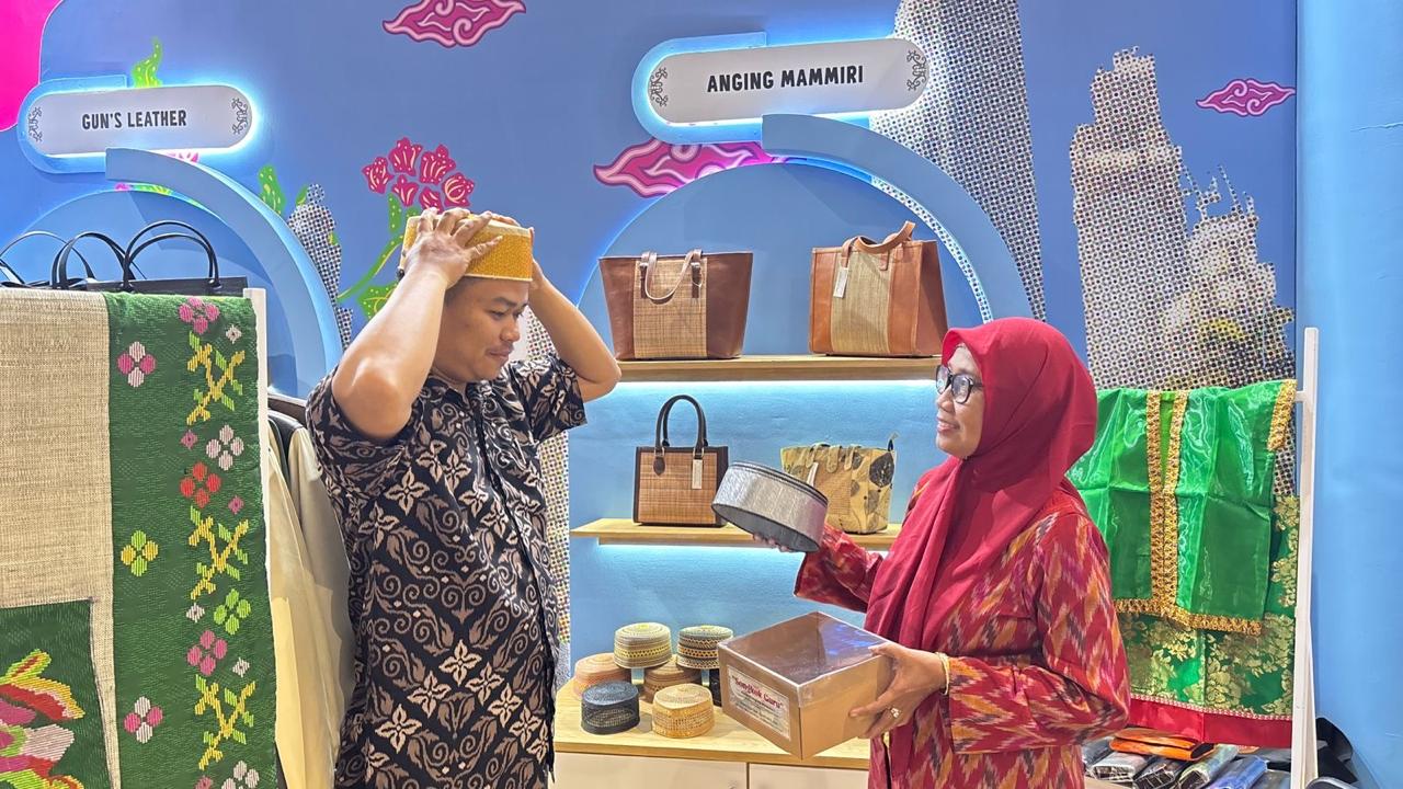 UMKM Binaan Pertamina Patra Niaga Sulawesi Tampil di INACRAFT 2025