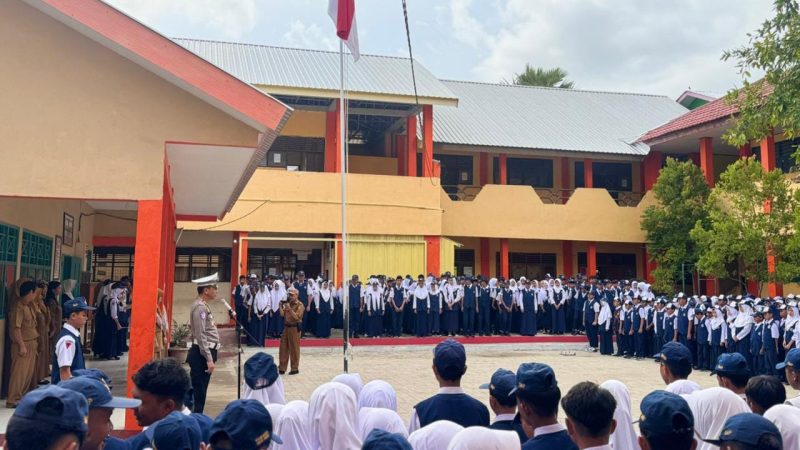 Kasat Lantas Polres Parepare Edukasi Pelajar SMPN 10 Tertib Berlalu Lintas