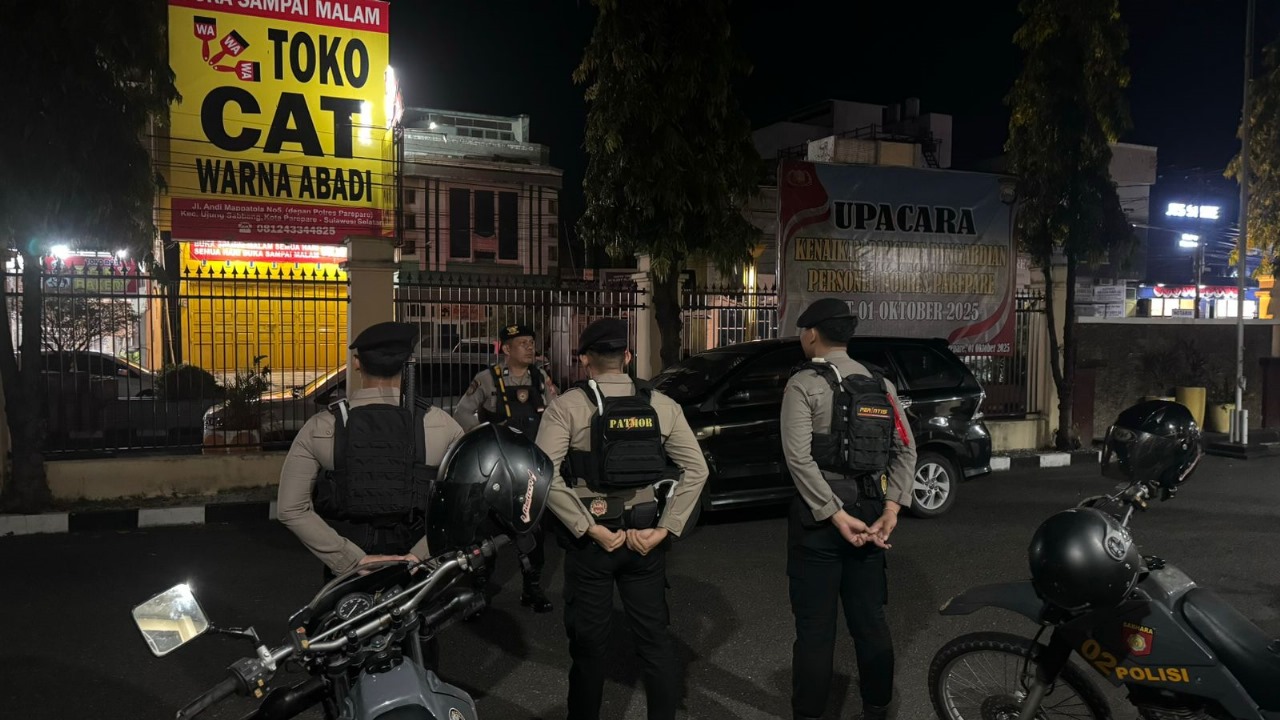 Patroli Perintis Presisi Sasar Pemukiman, Polisi Antisipasi Tindak Pidana Pencurian dan penganiayaan di Parepare
