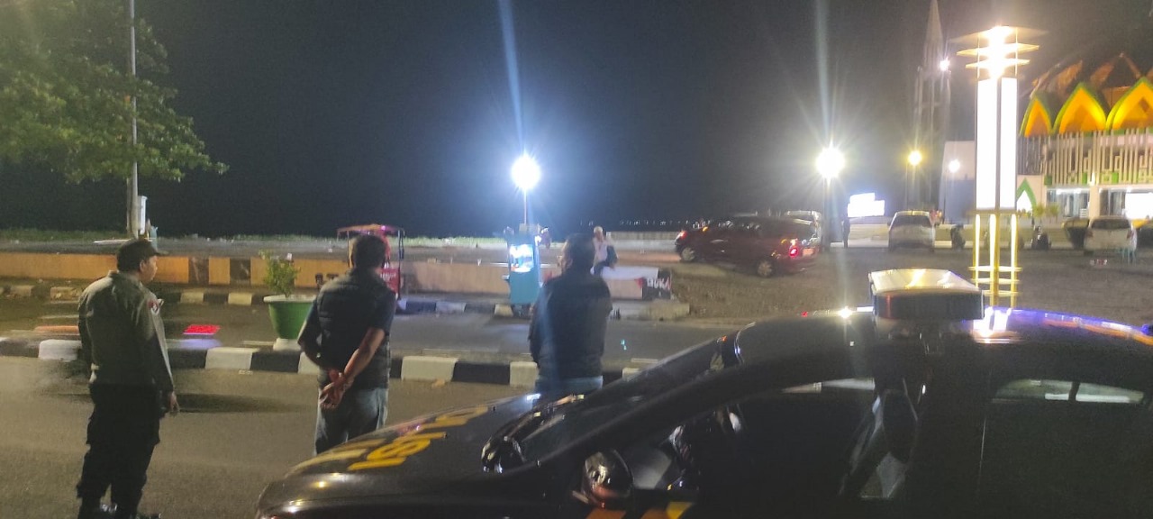 Patroli Malam di Jalan Mattirotasi, Polsek Bacukiki Hadirkan Rasa Aman bagi Warga Parepare