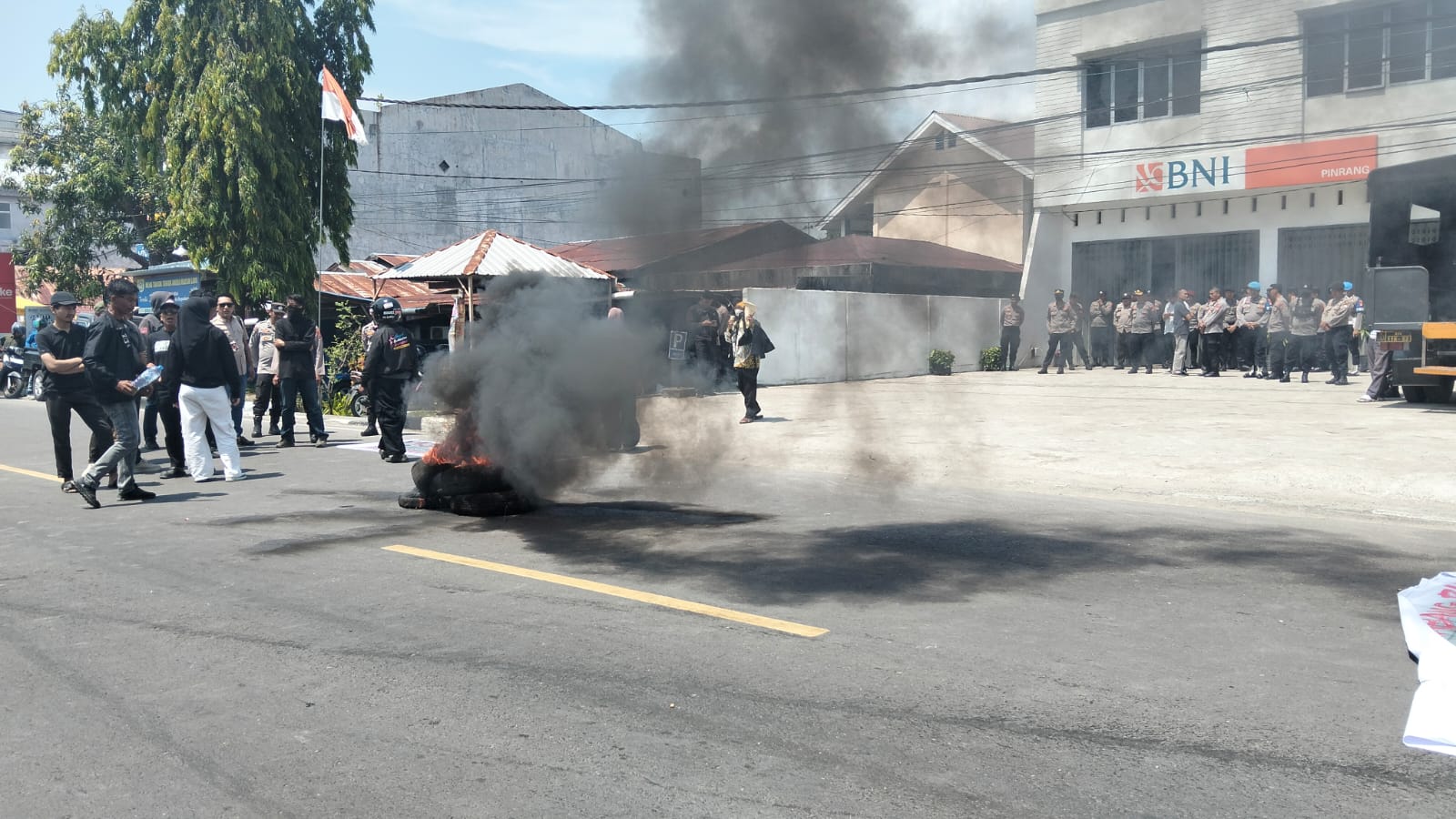 Korban Kredit Fiktif Demo, Pelayanan BNI Pinrang Lumpuh