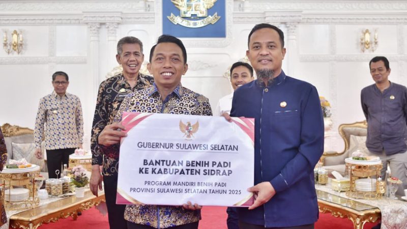Dorong Swasembada Pangan, Gubernur Sulsel Salurkan Bantuan Benih ke Soppeng dan Sidrap