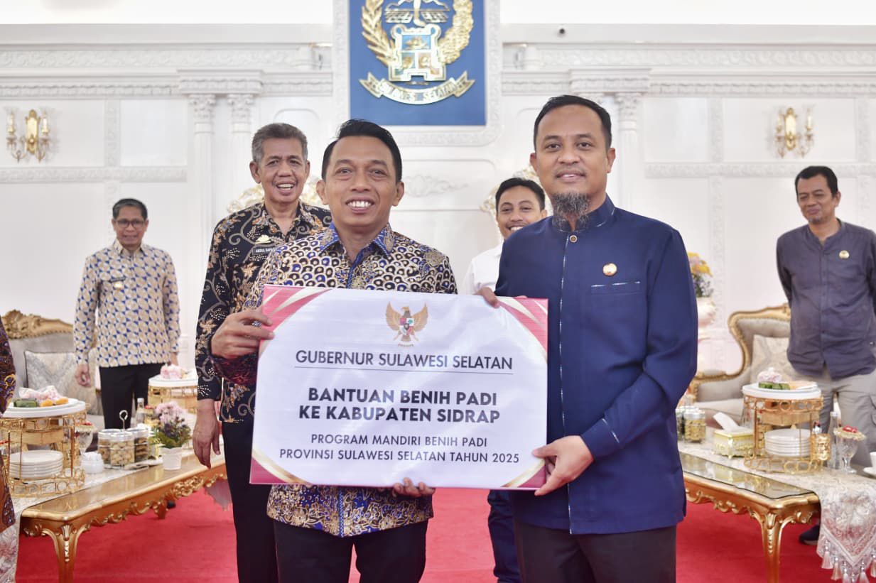 Dorong Swasembada Pangan, Gubernur Sulsel Salurkan Bantuan Benih ke Soppeng dan Sidrap
