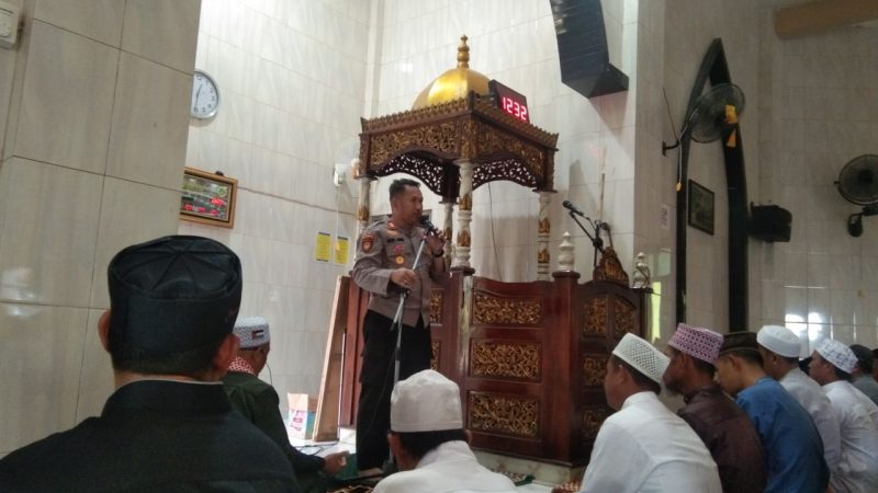 Safari Jumat di Masjid Jannatul Ma’Wa, Kapolsek Bacukiki Ingatkan Jemaah Waspada Pencurian dan Bahaya Kebakaran