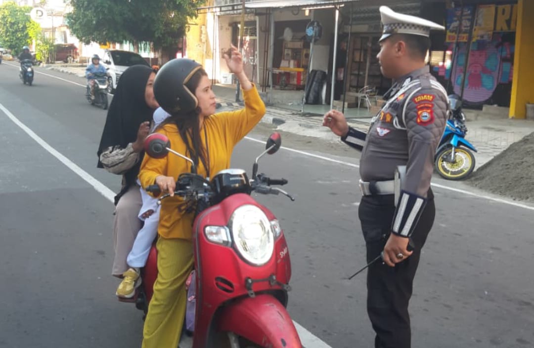 Pengendara Motor Berboncengan Tiga, Kasat Lantas Polres Parepare: Ini Mengabaikan Keselamatan