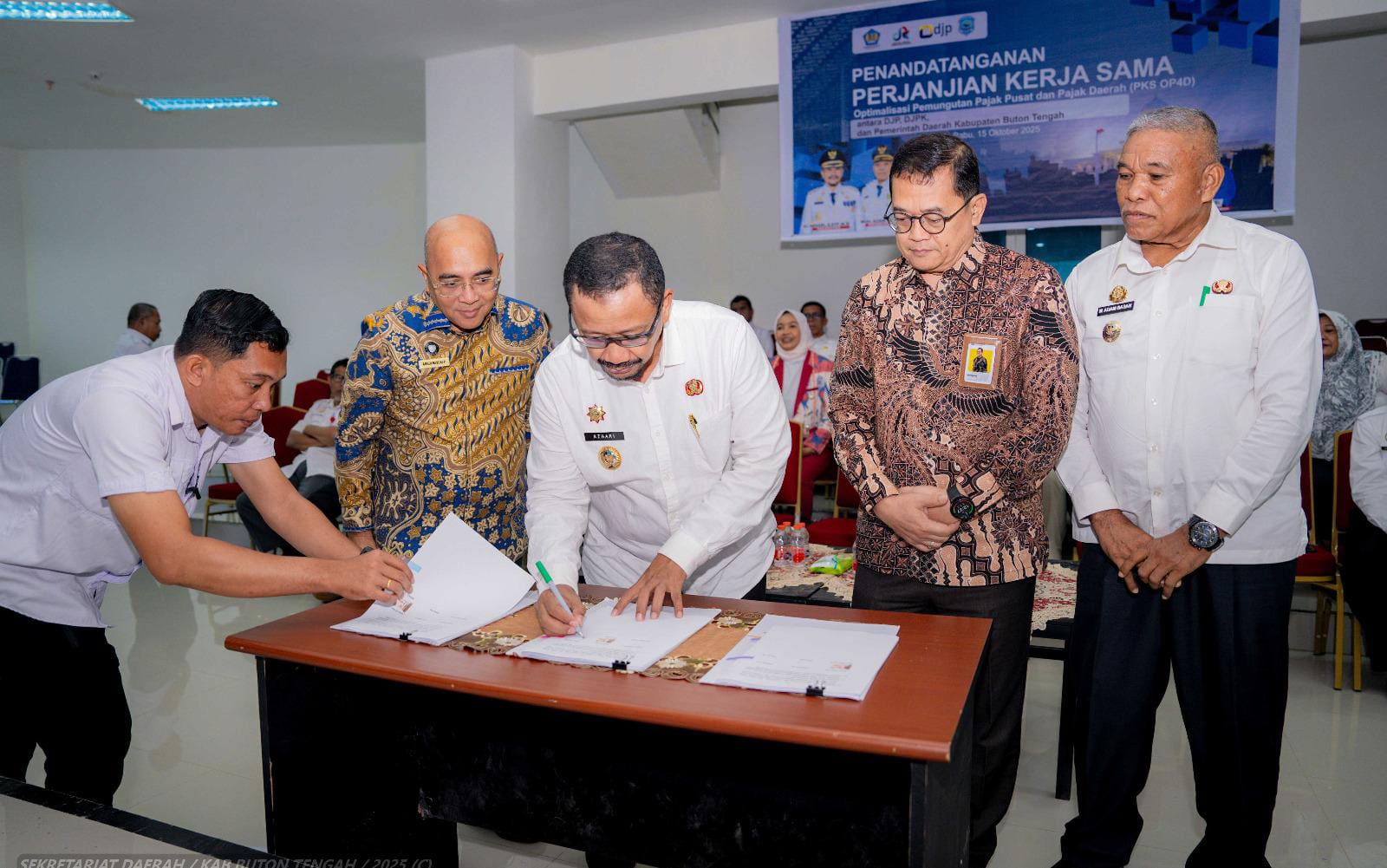 Kanwil DJP Sulselbartra Wujudkan Sinergi Pajak Pusat-Daerah: Empat Pemda Tandatangani PKS OP4D