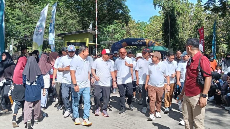 Masyarakat Pangkep Tumpah Ruah Ikuti Fun Walk HUT PT Semen Tonasa 