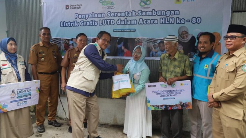 HLN ke 80, PLN Parepare Hidupkan Terang bagi Puluhan Warga Tidak Mampu