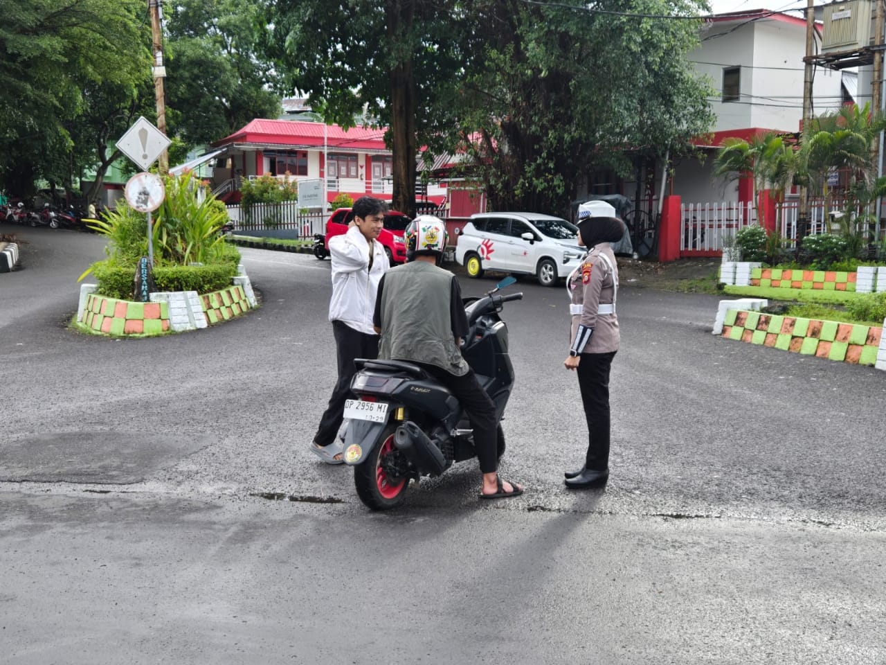 Pelayanan Pagi Sat Lantas Polres Parepare, Masih Ditemukan Pengendara Berboncengan Tanpa Helm