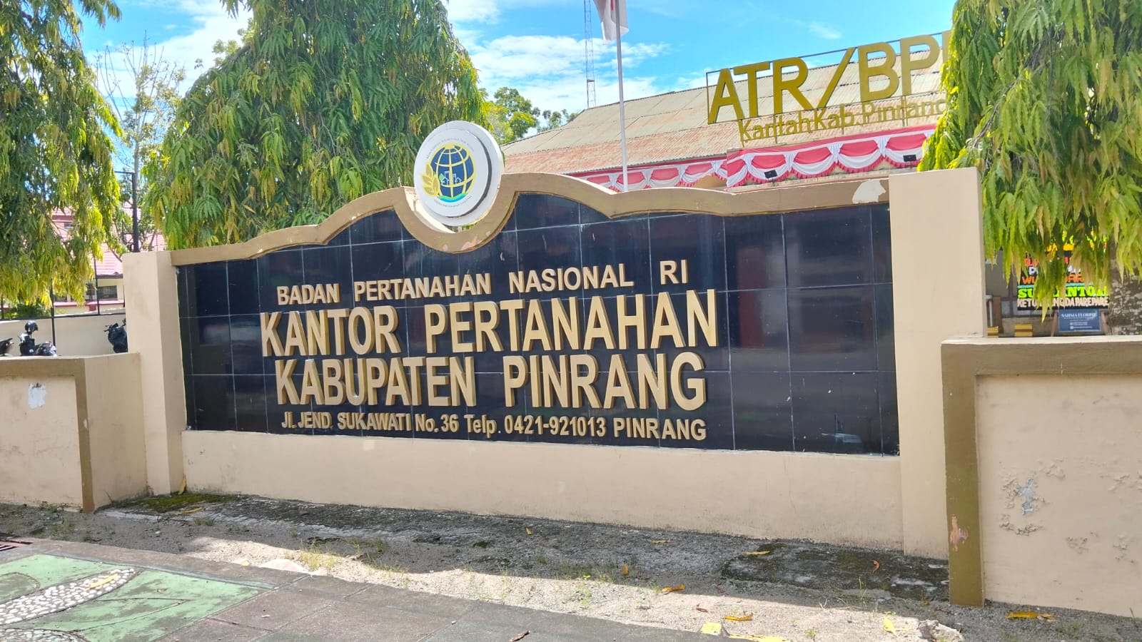 Informasi Tertutup, Kepala Pertanahan Pinrang Enggan Ditemui