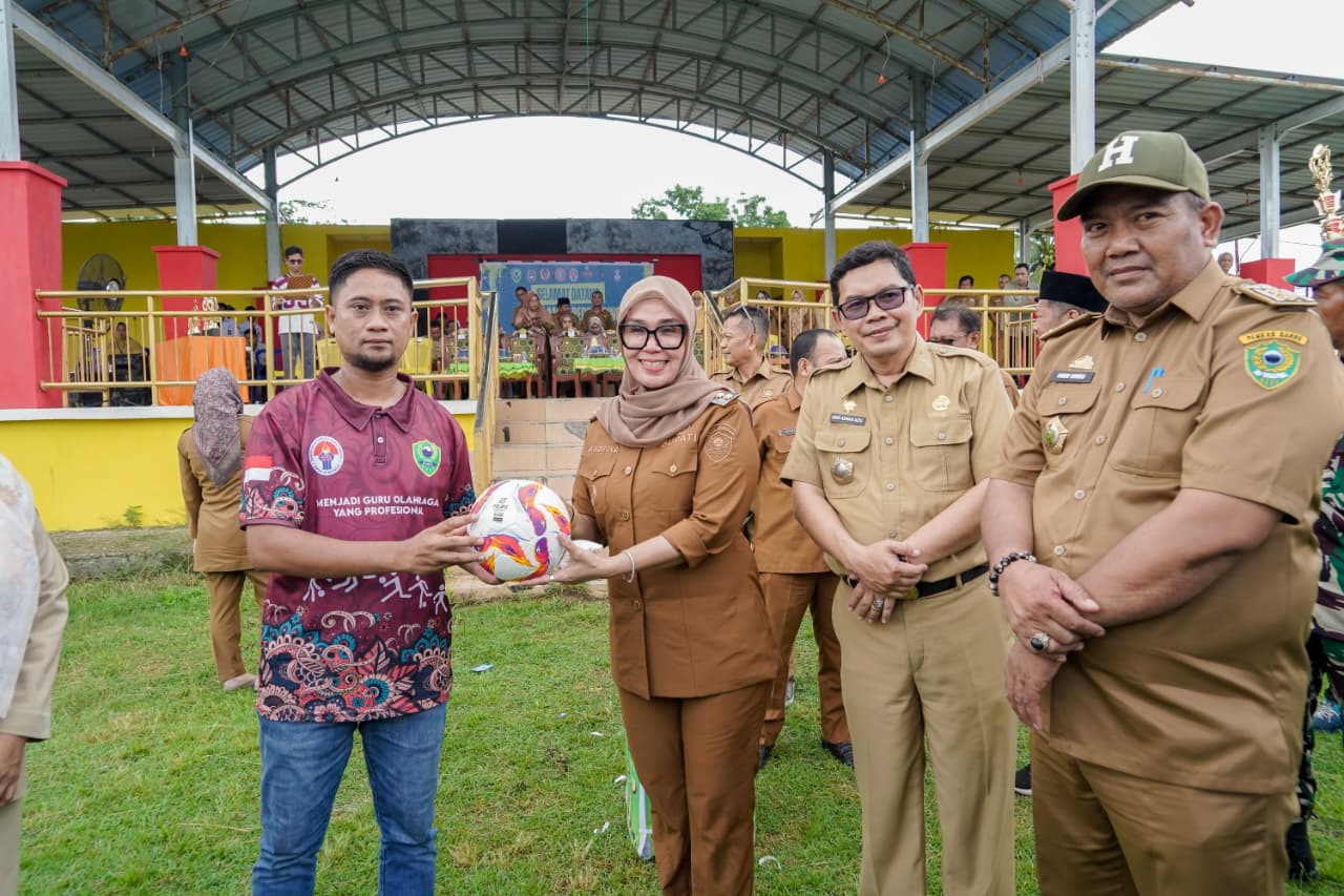 Buka Turnamen Mini Soccer KKG PJOK Cup I, Bupati Barru Tekankan Sportivitas, Kebersamaan, Dan Budaya Kerja Cepat Dapat Tumbuh Di Seluruh Lapisan Masyarakat