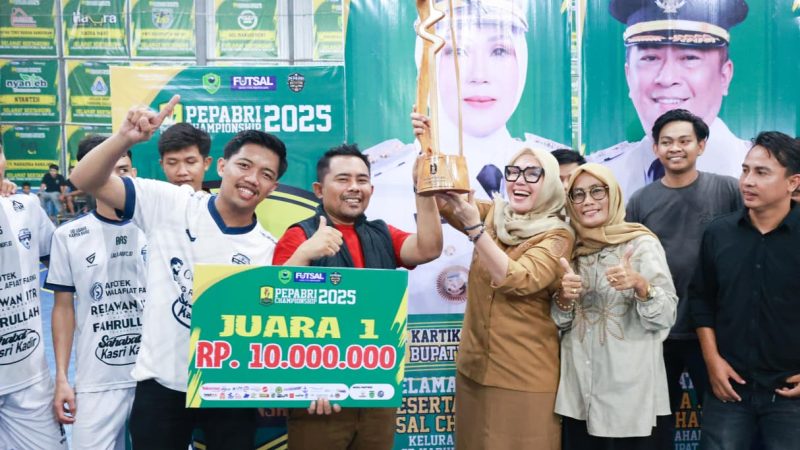 Bupati Barru Tutup Turnamen Futsal PEPABRI Championship 2025, Tim Kelurahan Lalolang Raih Juara 1