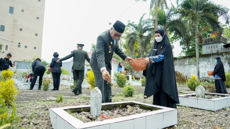 Wakil Bupati Barru Hadiri Upacara Ziarah Makam Pahlawan di Tugu Pahlawan Barru