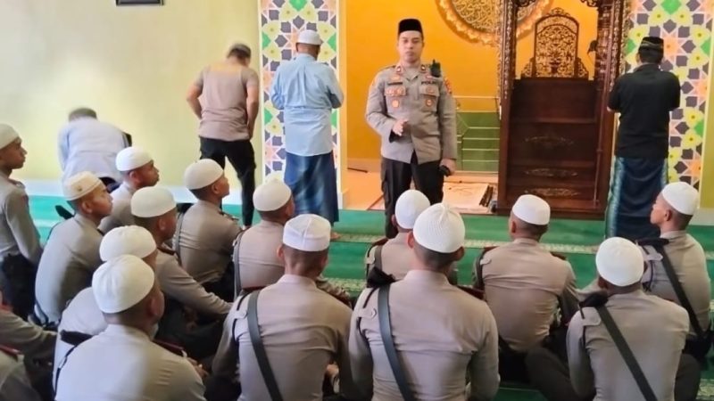 Bina Rohani dan Disiplin Waktu, Waka Polres Parepare Wajibkan Kehadiran Siswa Latja di Masjid