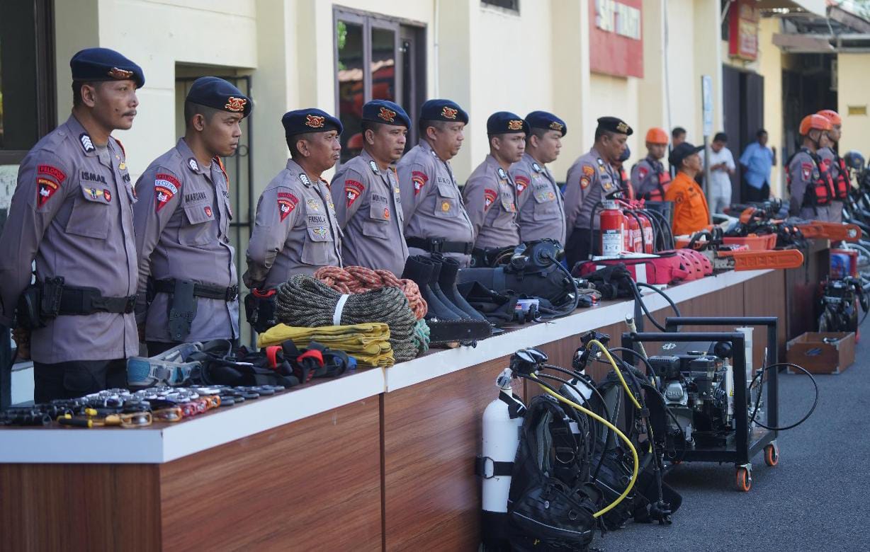 Menghadapi Potensi Banjir dan Bencana Alam, Polres Parepare Laksanakan Penggelaran Peralatan SAR Terpadu